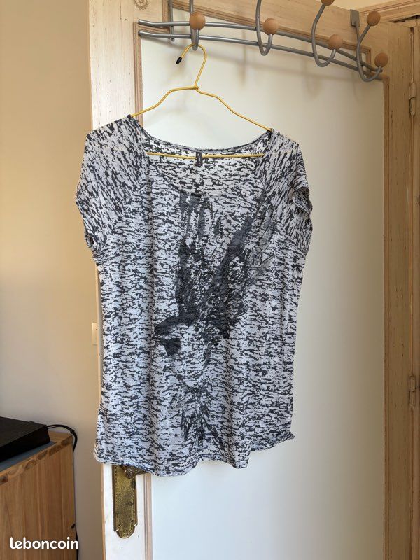 T-shirt fluide imprimé noir et blanc NAF NAF – Taille L (image 1)
