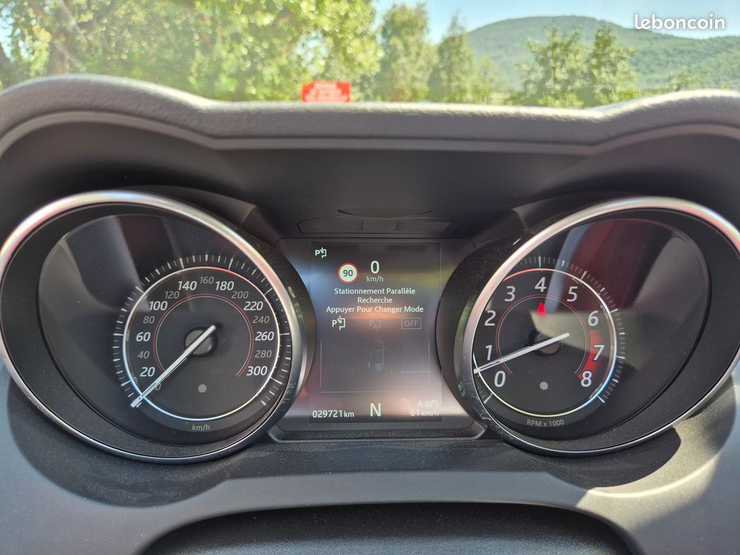 JAGUAR F-TYPE ROADSTER 2.0 T P300 R-DYNAMIC BVA FACELIFT FULL OPTIONS PAS DE MALUS SUPERBe (image 27)