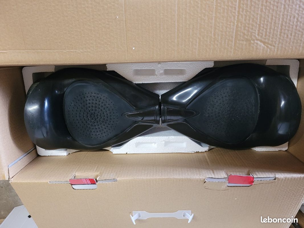 Gyropode Hoverboard Noir – Électrique – Avec Chargeur, Sac Et Boîte – Occasion