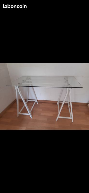 Bureau (image 1)
