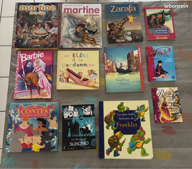Lot de 12 livres variés (image 1)
