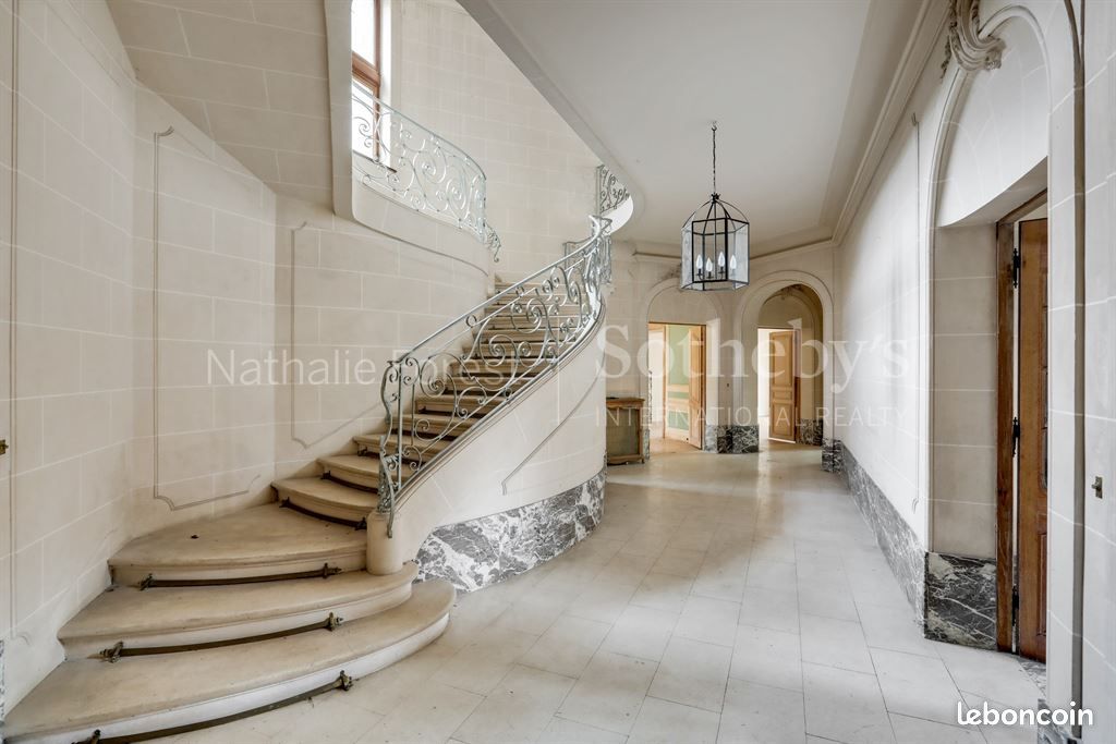 Maison 12 pièces 750 m² · à Tourcoing · 750 m² · 899 000 €