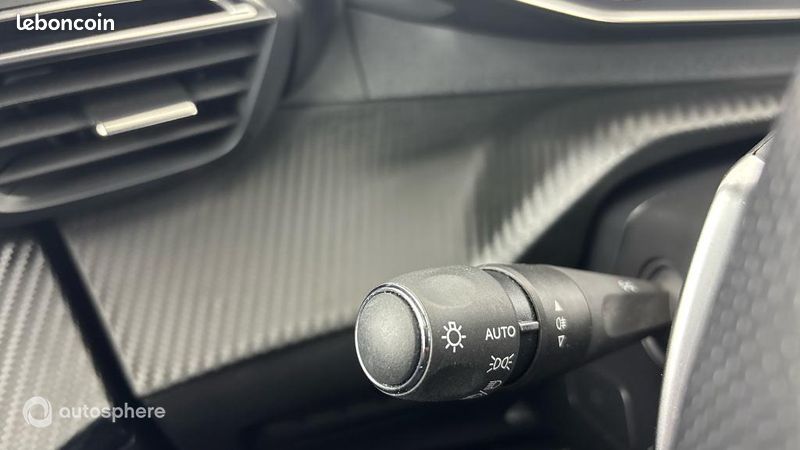 Peugeot 2008 1.2 PureTech 130ch S&S GT EAT8 (image 27)