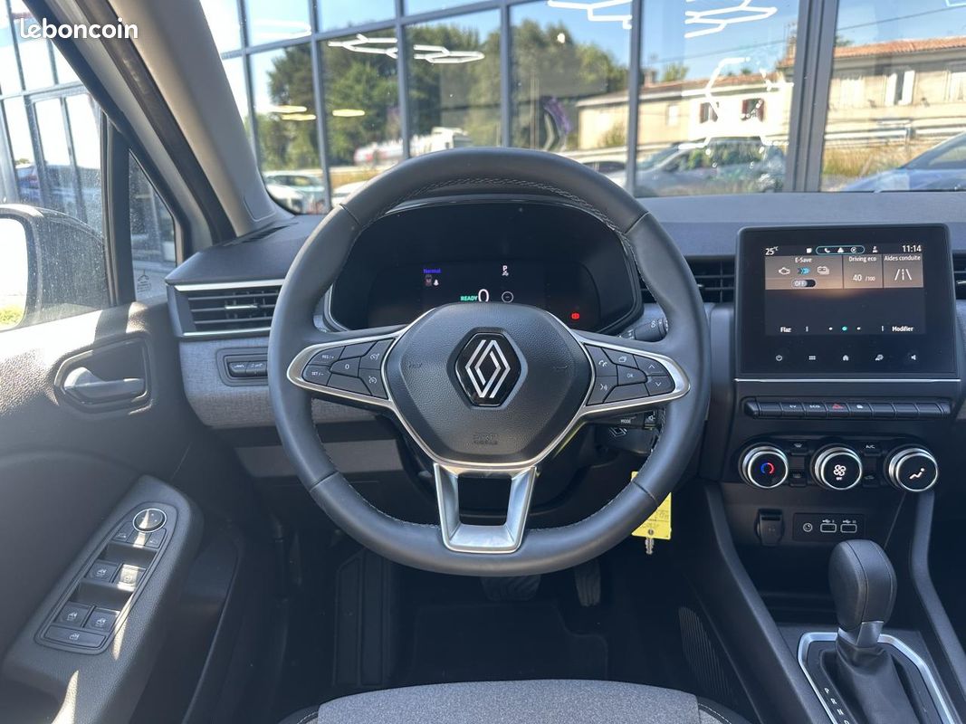 RENAULT CLIO 1.6 E-Tech Hybride - 145 - BVA multi-modes 2025 V Evolution Réversible - GARANTIE 12 MOIS (image 7)