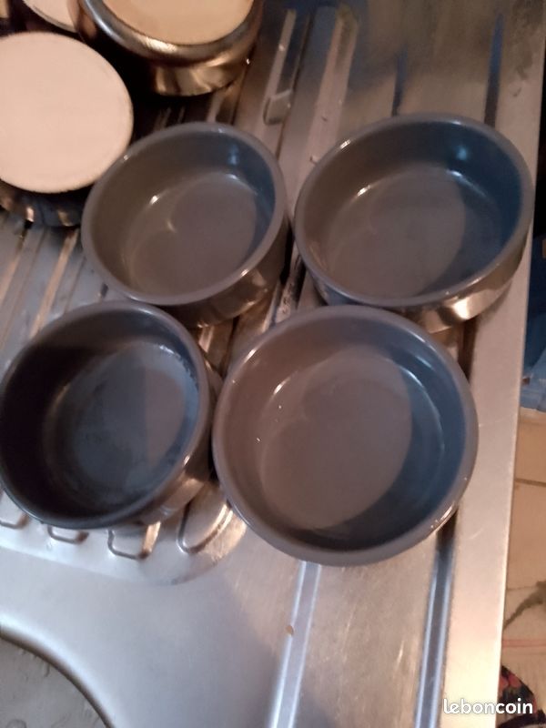 Service à fondue Aubecq pied en fonte caquelon en email decor Chaume avec 4 raviers gris (image 8)