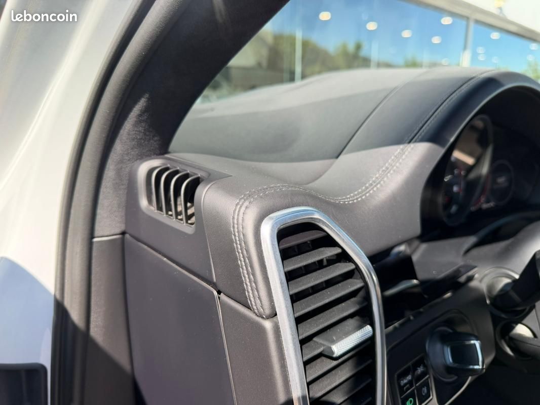 Porsche Cayenne E-Hybrid 3.0 V6 462 ch Tiptronic BVA (image 14)