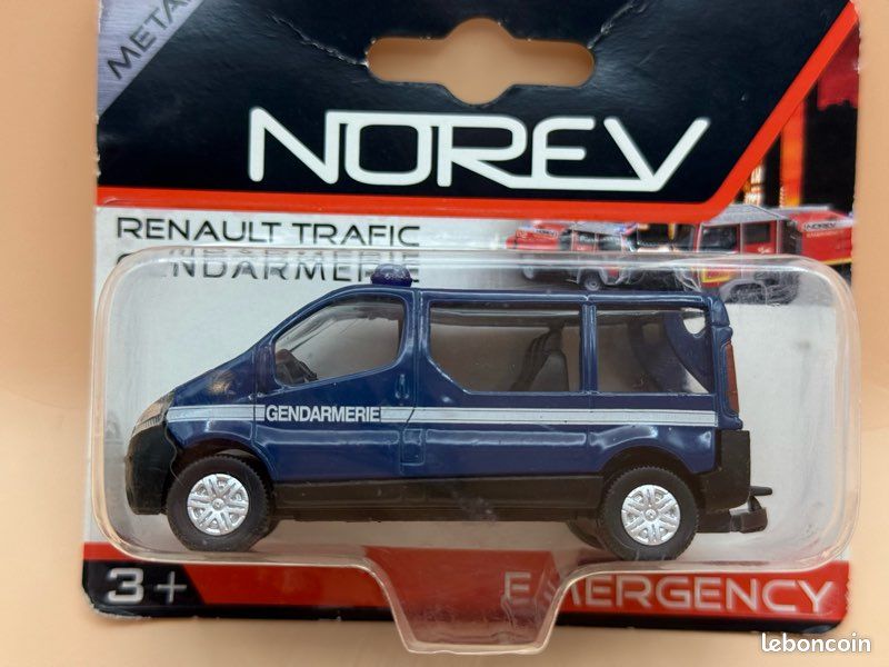 1/43 NOREV RENAULT Trafic 1992 PMA Gendarmerie TBE +boite vitrine neuve
