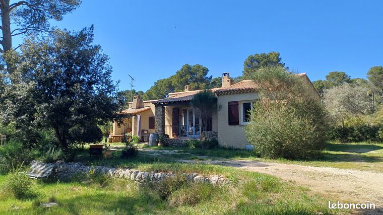 Location villa au calme, grand terrain ventabren