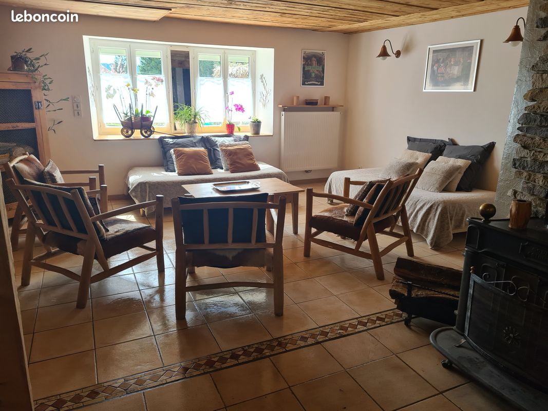 Appartement 3 pièces 130 m² · à Pays-de-Montbenoît · 130 m² · 1 150 €/mois