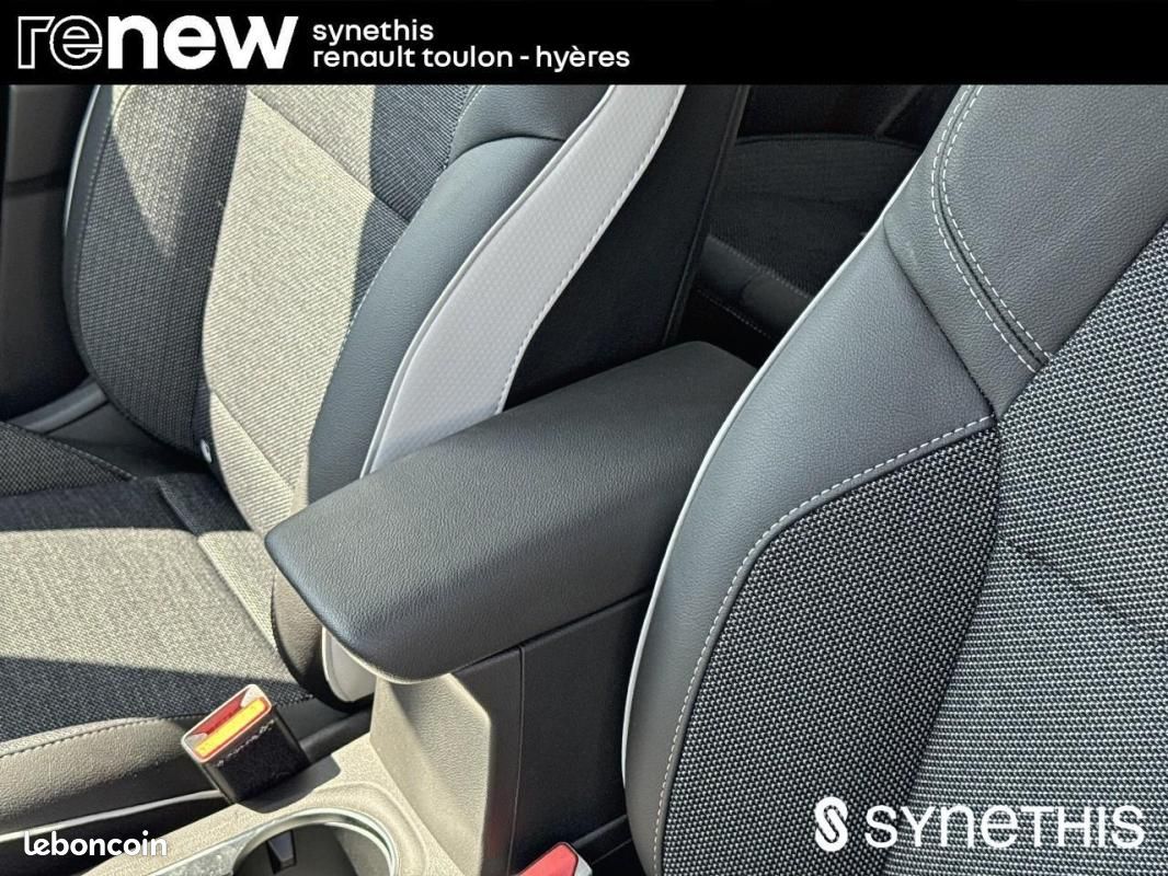 Renault Captur E-Tech 145 - 21 Intens (image 19)