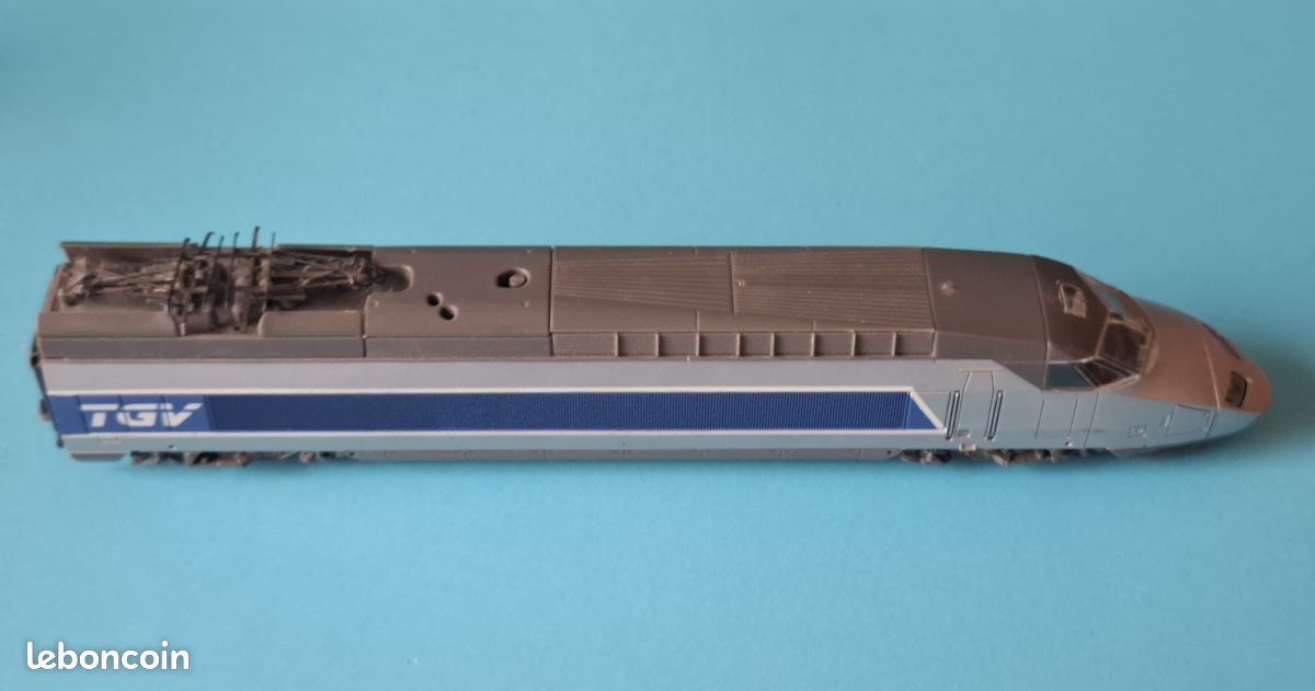 FOBBI OU JOUEF ? TGV FAUSSE MOTRICE ( sans moteur ) BONNE BASE DE