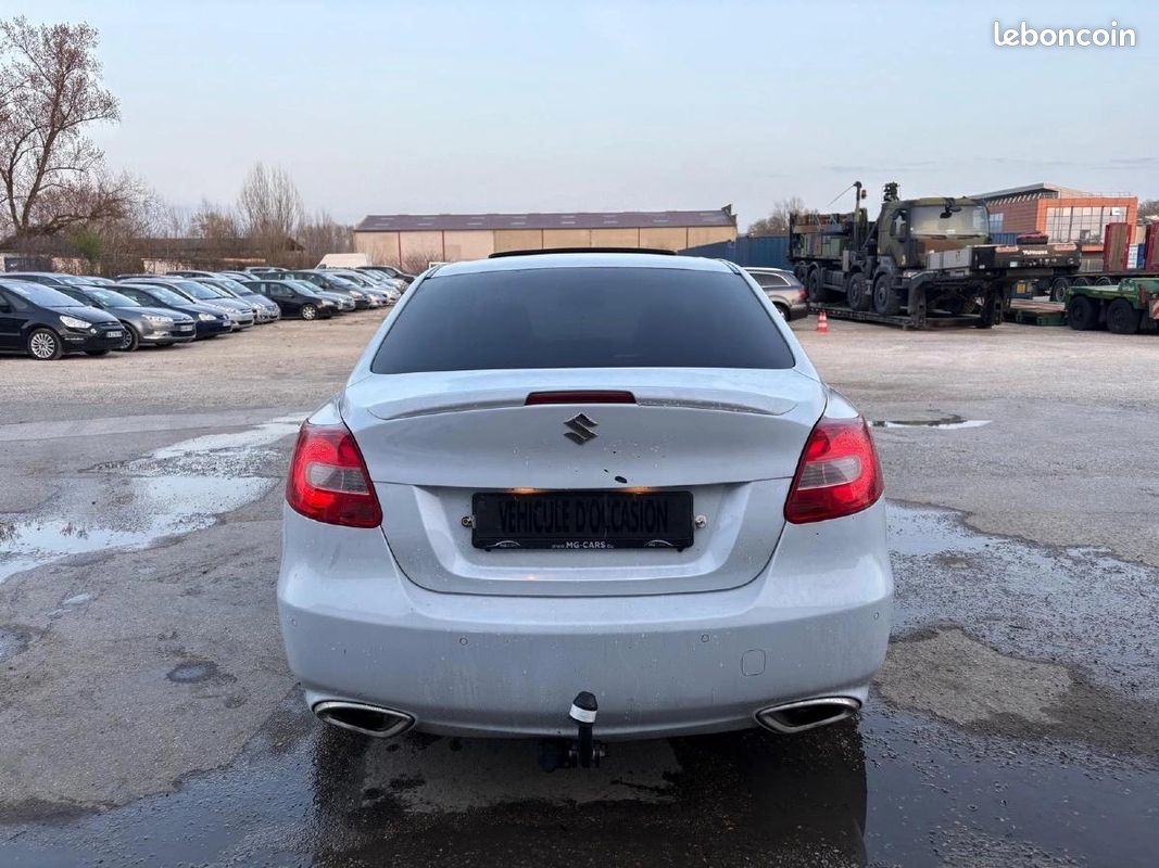 Suzuki Kizashi 2.4 VVT 180 SPORT 4WD CVT (image 6)