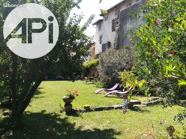 Maison de village 9 pièces 290 m²