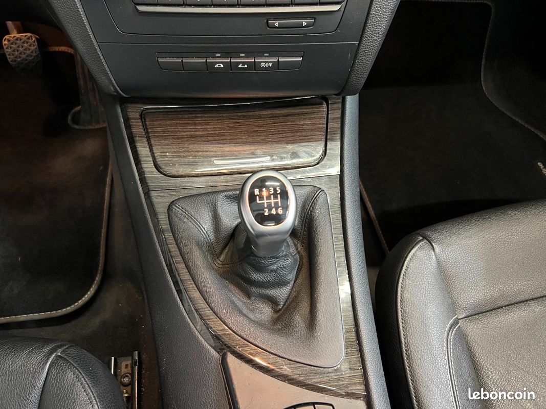 BMW SERIE 1 CABRIOLET E88 LCI 118d 143 ch Edition Exclusive (image 25)