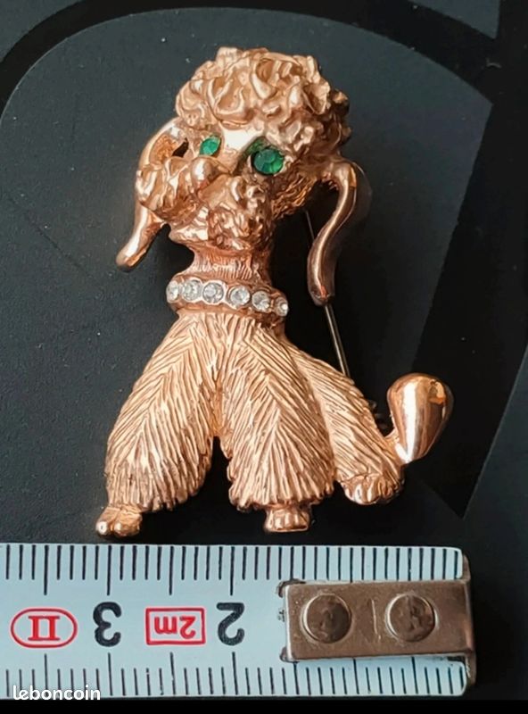 Broche Vintage Chien En Métal Doré - Occasion, Bijou Fantaisie Rétro - Superbe état