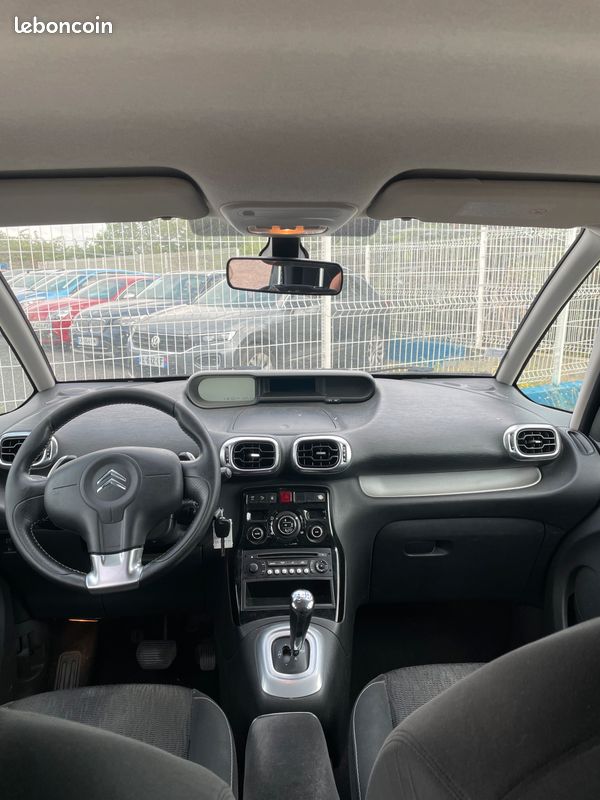 CITROEN C3 PICASSO 1.6 HDi 90 BVMP6 Confort (image 3)