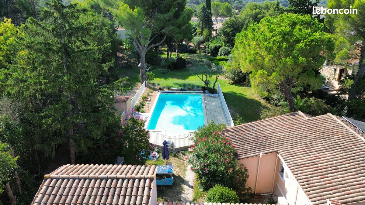 Gite 5 pers rénové, 1 chambre + 1 chambre en duplex, avec grande piscine partagée avec 2nd gîte et jardin en Provence (image 3)