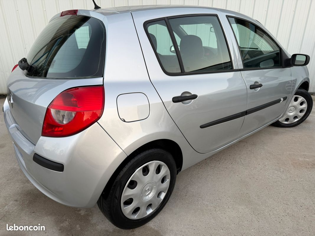 RENAULT CLIO III PEPITE PACK CLIM 1.5 DCI 70cv 5 PORTES 1°MAIN (image 2)