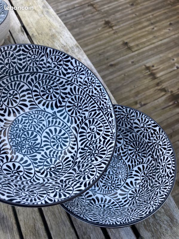 Belle vaiselle (lots différentes assiettes, bols etc.) (image 7)