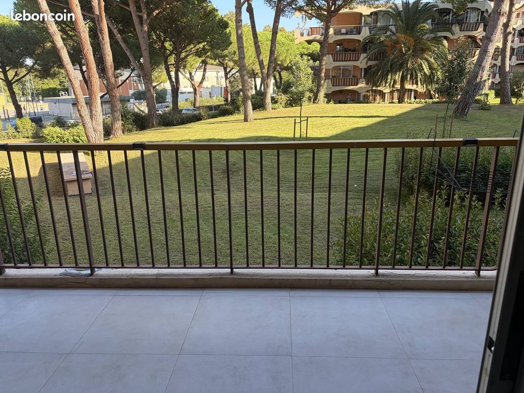 Appartement 1 pièce 25 m² · à Mandelieu-la-Napoule · 25 m² · 800 €/mois