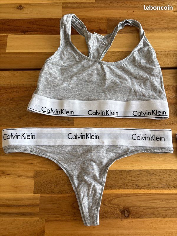 Brassière et string Calvin Klein Vêtements