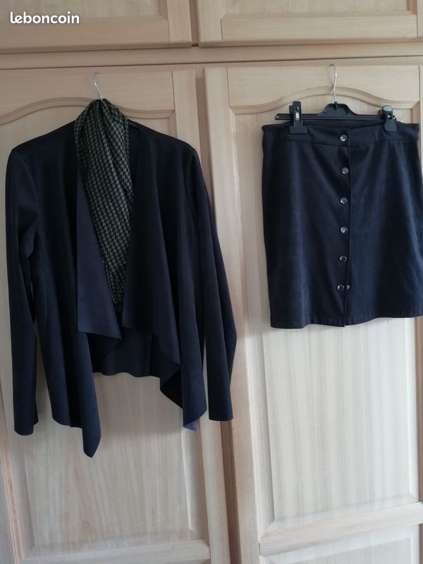 TAILLEUR jupe et veste taille 2 (image 1)