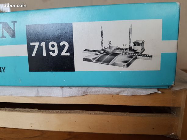 MARKLIN PASSAGE A NIVEAU ELECTRIQUE 7192 COMME NEUF EN BOITE échelle HO