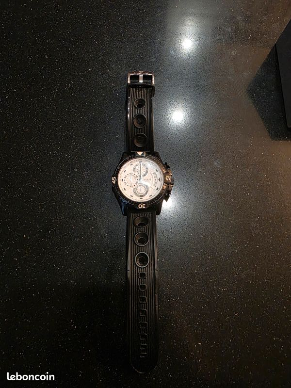 Montre Guess Activator 44mm w18547g2 - Montres & Bijoux