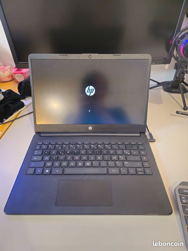 Ordinateur Portable Hi-Grade W76S Noir – Pour Pièces Détachées / Réparation