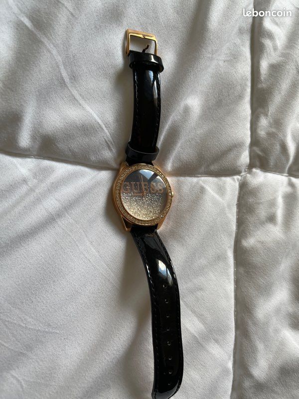 Montre Guess Femme 2 Ors - Cadran Blanc Sans Chiffres - Pile à Changer - Occasion