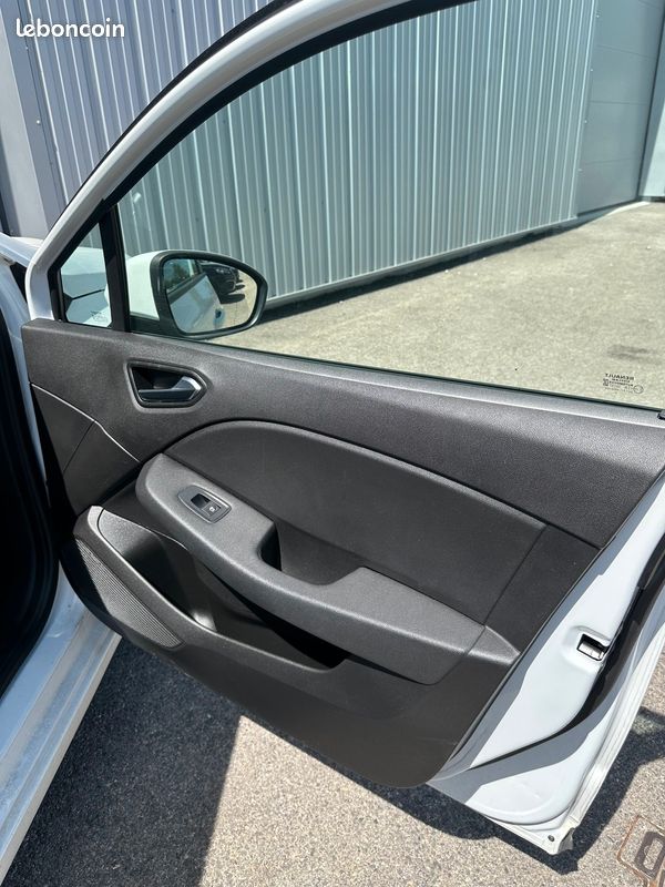 RENAULT Clio V BLUE DCI 85 BUSINESS / 5 places TVA Récupérable (image 17)