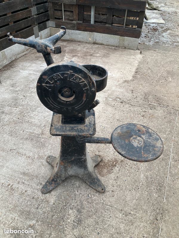 Ancienne écrémeuse alfa-laval a5 sur pied – fonte (image 6)