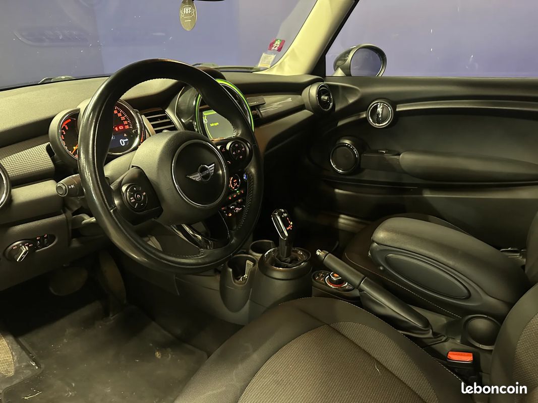 Mini Business 1.5 D 116ch - 2018 - Boîte auto-Climatisation (image 23)
