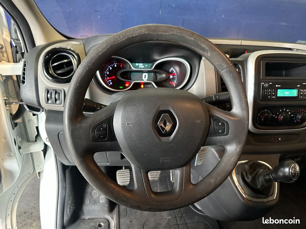 RENAULT Trafic Fg 1.6 D 125ch Grand Confort - 2018 - Bluetooth - Régulateur - Vitres surteintées (image 9)