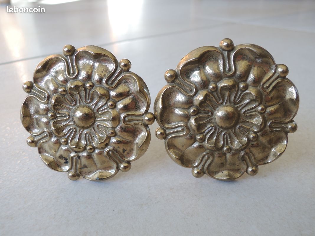 2 anciens cache clou, rosace pour tableau (image 1)