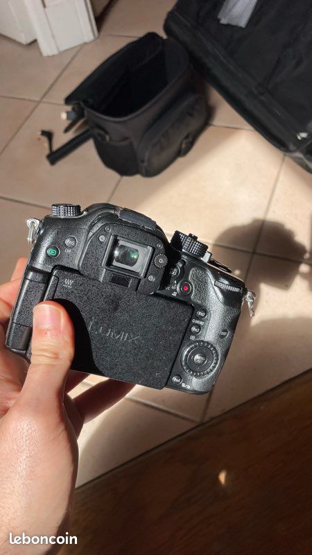 Panasonic Lumix DMC-GH4 D’occasion + Objectif 25 Mm – Appareil Hybride 4K – Bon état