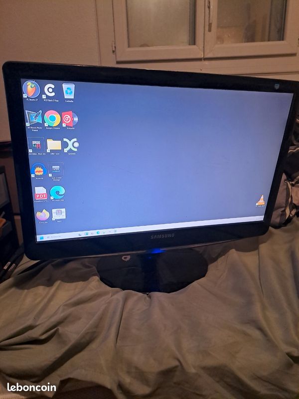 Televiseur Samsung B2230HD 21,5 pouces (image 1)