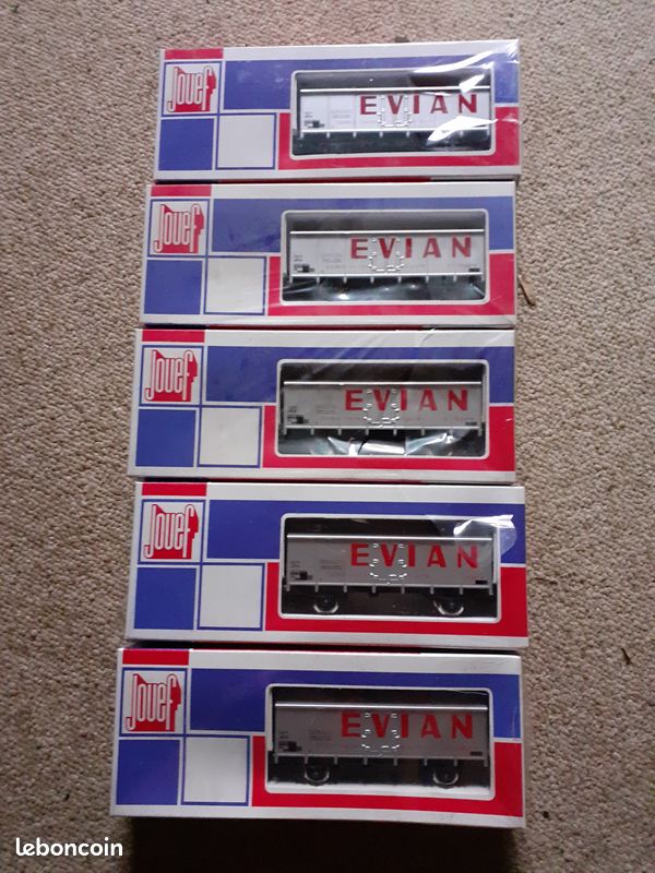 Wagons EVIAN (image 1)