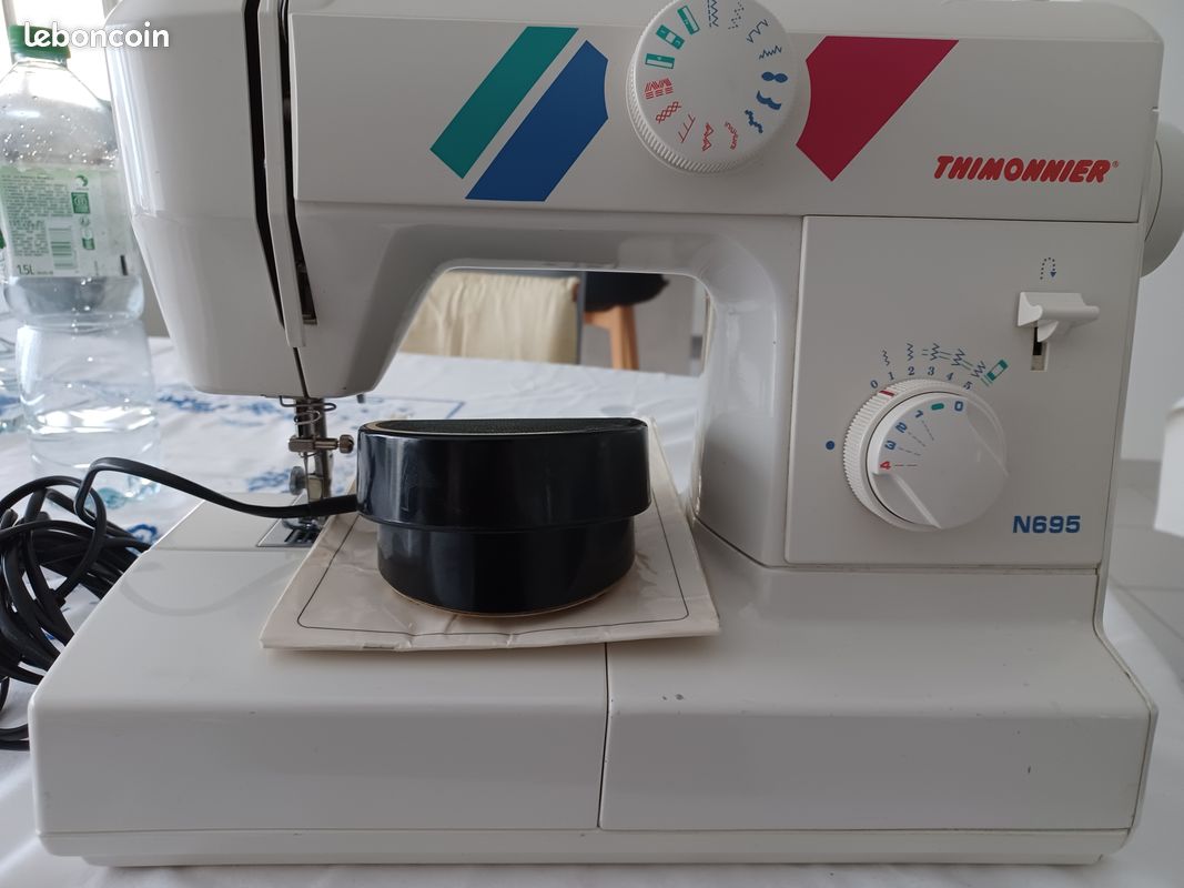 Machine à coudre THIMONIER N695 bon état, pour piéces (image 1)