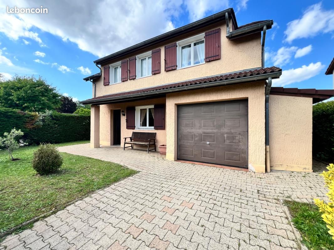 Maison 5 pièces 134 m² · à Chassieu · 134 m² · 490 000 €