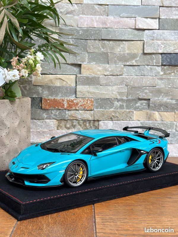 Autoart lamborghini aventador svj turquoise 1/18 + vitrine 1/18 (image 12)