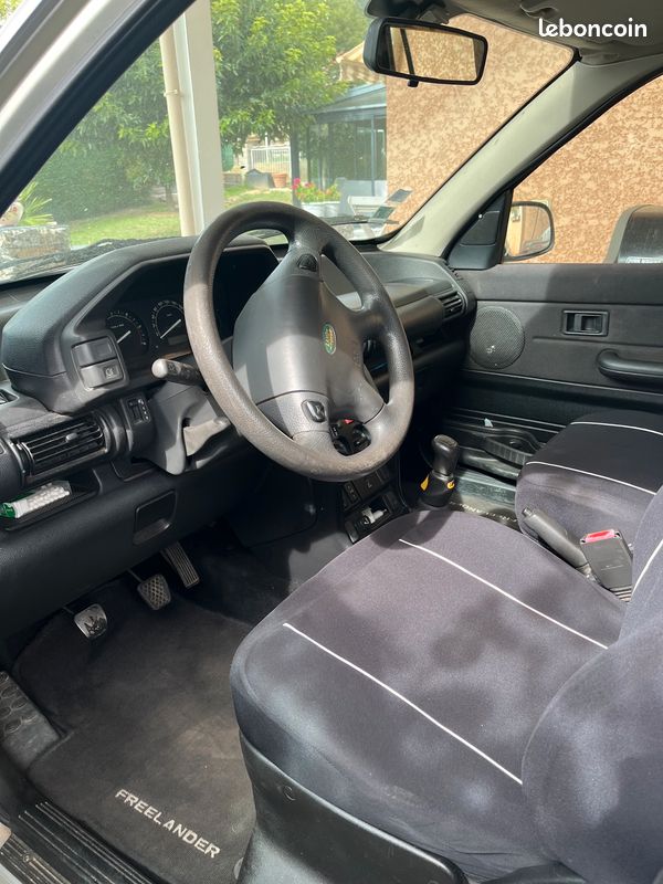 4x4 Freelander (image 3)