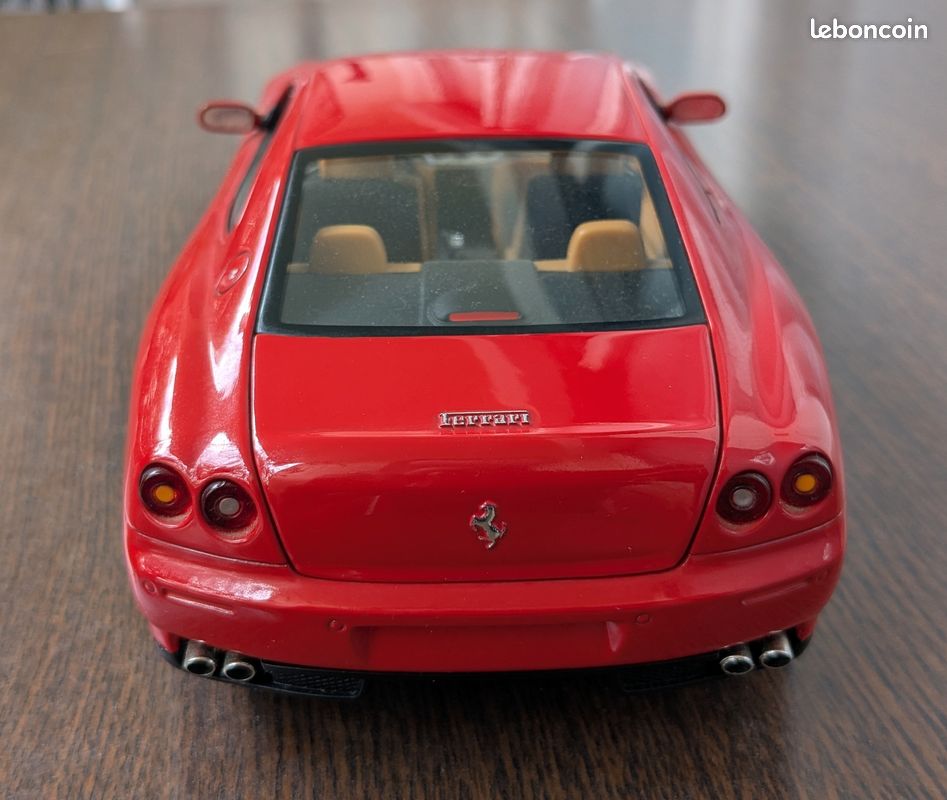 Ferrari 612 Scaglietti – Hot Wheels 1/18 – Rouge – Série Racing