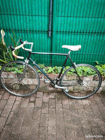Vélo de collection - Grand-bi du XIXe Vélo de collection - Grand-bi du XIXe