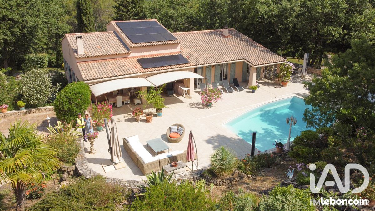 Maison 7 pièces 184 m² · à Néoules · 184 m² · 699 000 €