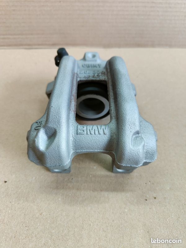 Étrier Arrière Droit Pour BMW Série 1 F20 Phase 1 - Pièce D'occasion Bon état - Réf 34216850852