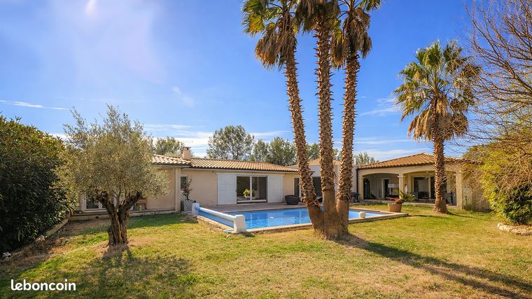 Villa 6 pièces 301 m²