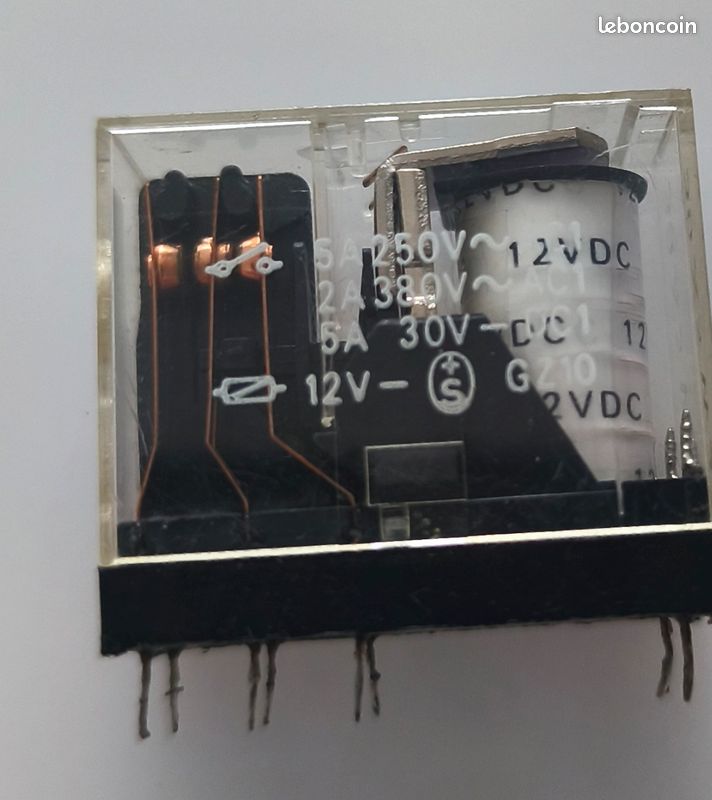 Relais Monostable 12v DC
5A 250vAC / 5A 30vDC (image 1)