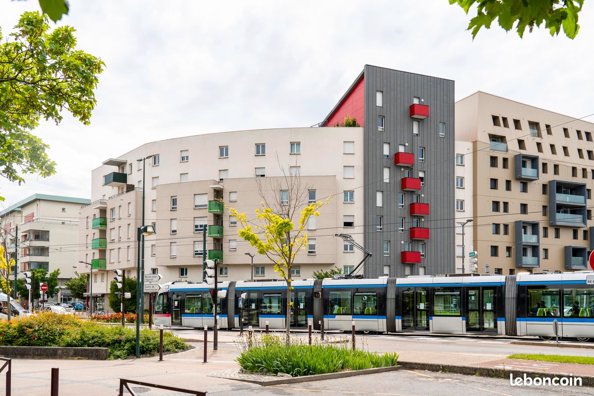 Appartement 3 pièces 59 m² · à Échirolles · 59 m² · 142 000 €
