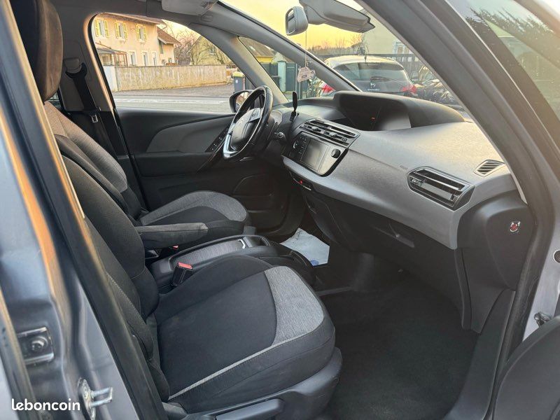 C4 grand Picasso 1,6l hdi 120cv eat6 7places boite automatique (image 2)